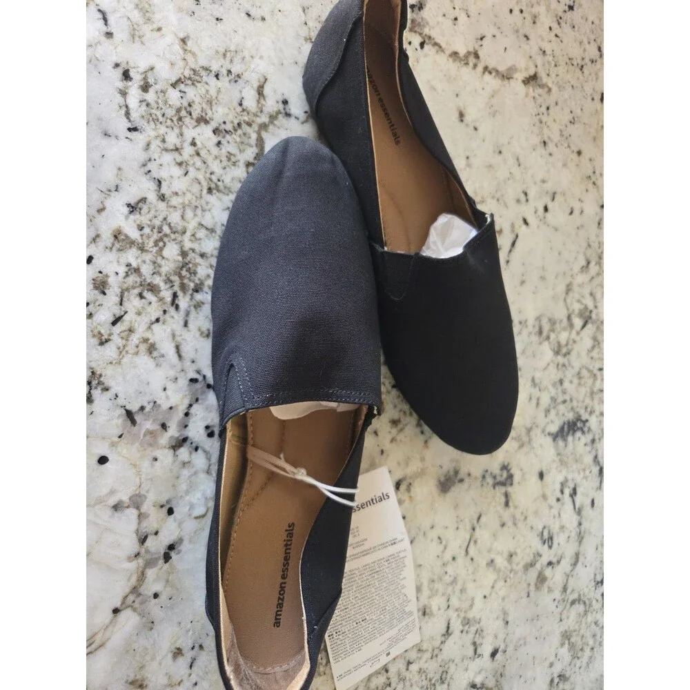 Amazon Essentials Women’s Black Slip-On Flats Round Toe Rubber Outsole
